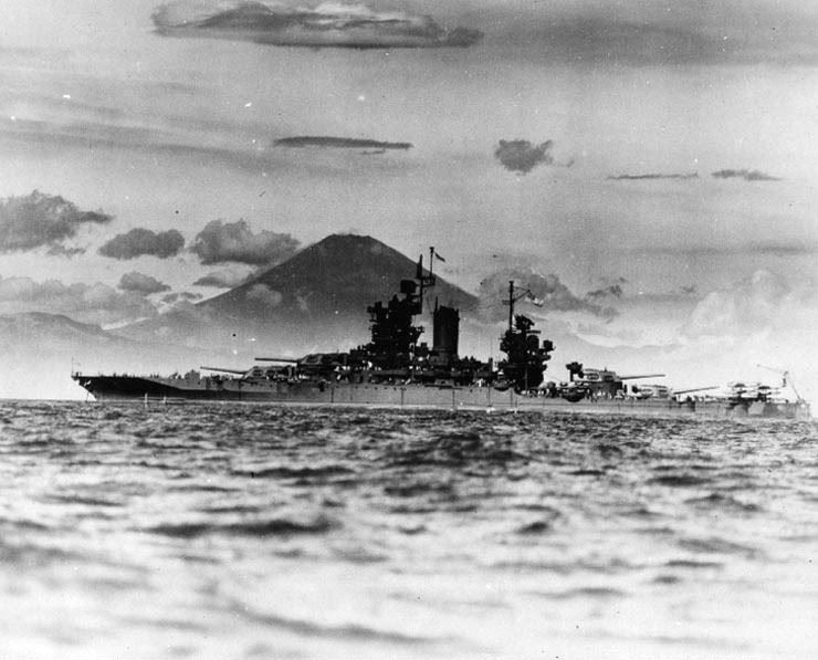 USS_New_Mexico_(BB-40)_anchored_in_Tokyo_Bay,_circa_in_late_August_1945_(NH_50232) Opens in new window
